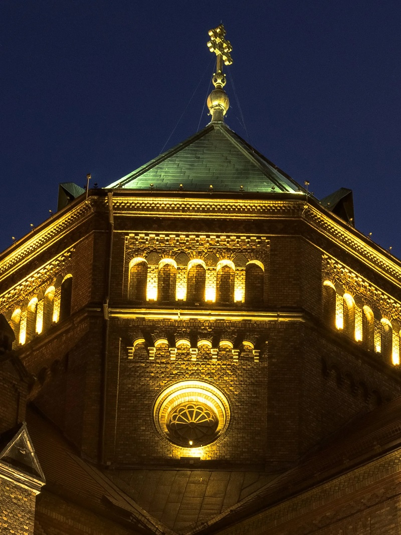 detaliu biserica iluminat arhitectural visioluce